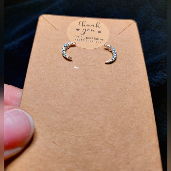 💥 3 for $15! Dainty half moon iridescent earrings - Picture 3 of 5